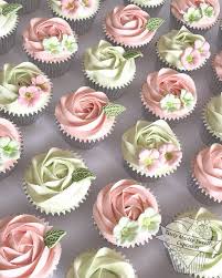 Elegant Buttercream Rose Swirl And Blossoms Cupcakes In Delicate Shades Of Pink And Mint Green Perfect For We Rose Cupcakes Cupcakes Decoration Butter Cream