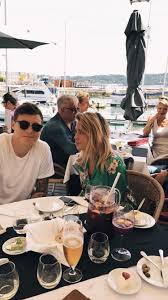 Maja nilsson lindelöf, 25, är känd för sin färgstarka stil (och personlighet!) och när gina tricot hörde av sig till influencern om att göra ett samarbete var hon inte sen att tacka nej. Maja Nilsson Mirin Football Player And Boyfriend Victor Lindelof Girlsmirin