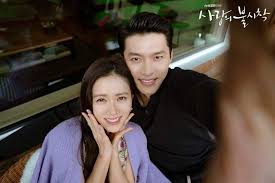 I am also grateful to son ye jin, whose yoon se ri was the perfect partner for ri jung hyuk. Netizen Buzz On Twitter Hyun Bin And Son Ye Jin Share Sweet Couple Photos From Their Drama Set Https T Co Jpzotdvzzf