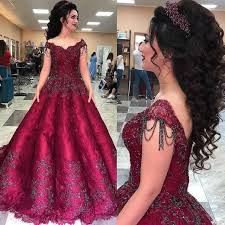 All the hair on the right side of the head should be combed towards the back of the right ear. Western Hairstyle For Gown Hairstyle For Dress Hair Style For Party See More Of Western Hairstyle On Facebook Othertwilight