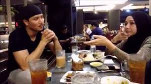 Nura medina hidup bersama ibu tiri, puan sri mawar (zizie ezette) dan kakak tiri, puteri emallyn (uqasha senrose). Download Fattah Amin X Neelofa Hero Seorang Cinderella Lofattah Mp3 02 13 Min Bergamo Radio