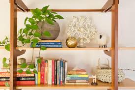 Decorating your bachelor pad living room with a contemporary and modern style is a great way to create a mature and sophisticated nothing pulls a living room together quite like a good coffee table. How To Organize Books On A Bookshelf Hgtv