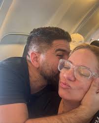 Gabriela Pazmiño added a new photo.