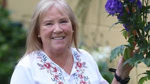 I found a way to quit smoking after 40 years, even after vaping became my  second addiction'