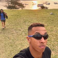 DEREK SOUZA • PRO SURFER (@dereksouza_oficial1) • Instagram photos and  videos