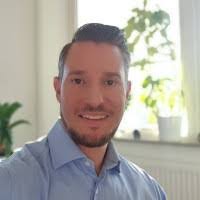 Manuel Paucar's Instagram, Twitter & Facebook