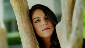 Cecily Strong Is Starting a New Conversation