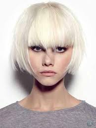 Lange spitzen, fransiger pony und leichte stufen in den seitenpartien. Kurze Bob Frisuren Mit Pony 2020 Kurzhaarschnitt Frisuren Mit Pony Bob Frisuren Mit Pony