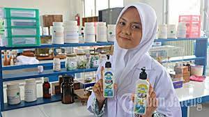 Entdecke rezepte, einrichtungsideen, stilinterpretationen und andere ideen zum ausprobieren. Masker Buatan Siswi Smk Citra Medika Sragen Kebanjiran Order Murah Dan Kualitas Unggulan Tribun Jateng
