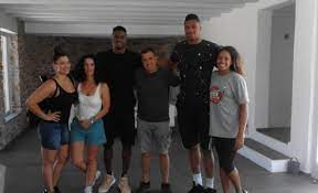We did not find results for: Sth Serifo Twn Paidikwn Toys Xronwn Ekanan Diakopes Ta Adelfia Giannhs Kai 8anashs Antetokoynmpo Synanth8hkan Me Paidikoys Filoys Kai Me Ton Prwhn Paikth Ths E8nikhs Ellados Niko Zhsh Mhxanh Toy Xronoy