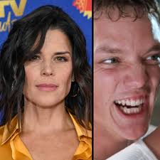 Neve Campbell responds to Scream theories that Billy and Stu are gay
