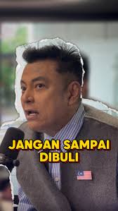 Siapa ingat scene masa Ustaz Adam bagi hadiah kali pertama pada Nur ? 🥰  Kalau dah lupa boleh tonton tayangan ulangan di @tv3malaysia @dramasangat !  #KoolFM #Nur #DramaSangat