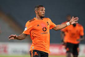 Kaizer chiefs release hunt from his contract. Kaizer Chiefs And Orlando Pirates In Latest Transfer News
