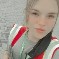 Raquel Lowe's Instagram, Twitter & Facebook