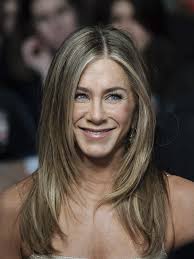 Herci z Priateľov ako rozprávkové Disneyho postavičky: Popoluška Phoebe a  Chandler vás dojme