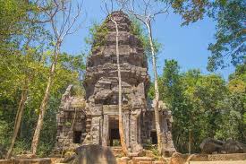 ปราสาทตาวาย หรือปราสาทตาควาย ตั้งอยู่บ้านไทยนิยมพัฒนา ต.บักได อ.พนมดงรัก  จ.สุรินทร์