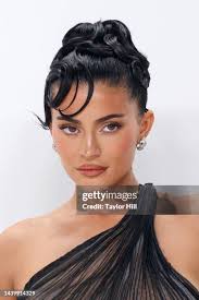 660 Kylie Taylor Photos & High Res Pictures