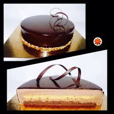 Nbsp Cet Entremets Est Compose D Un Biscuit Sacher D Un Cremeux Praline Et D Une Mousse Chocola Gateaux Et Desserts Recette Dessert Recette Entremet Chocolat