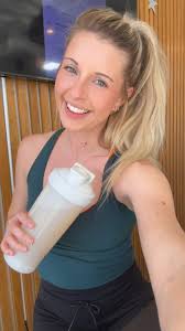 Happy Tuesday from @kistrainingstudios 💋, Todays workout👇🏼, Station 1:,  -Ladder Shuffle, -Plate DL to Reverse Lunge, -TRX Lunge, Station 2:,  -Fitbar Side Lunge, -Bike, -Banded Bosu Squat Walks, ...