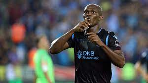 Trabzonspor, anthony nnaduzor nwakaeme'nin sözleşmesini uzattığını kamuoyu aydınlatma platformu'na (kap) bildirdi. I Never Let Racists Distract Me Or Put Me Down Trabzonspor S Nwakaeme Fa Sports