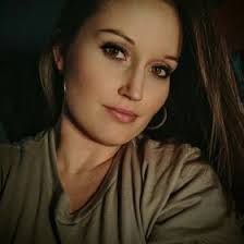 Lacey Miles's Instagram, Twitter & Facebook