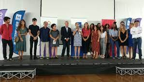 Claire revient dans sa ville natale de montpellier après 17 ans d'absence, avec son fils de 16 ans, théo. Un Si Grand Soleil Le Nouveau Feuilleton De France 2 Seduit Les Montpellierains