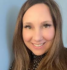 Kara Roche's Instagram, Twitter & Facebook