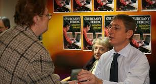 She was born in sofia, bulgaria to a hungarian mother, piroska apró, and a bulgarian father, petar dobrev. Hirextra Meghuztak Gyurcsanyt