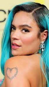 Karol G Y James Besandose