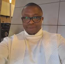 Stonebwoy has once again addressed his long-standing rivalry with Shatta  Wale, insisting that when it comes to lyrical ability, the two are not