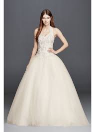 Kisur richtet sich an alle frauen unabhängig von alter, größe und gewicht. Embellished Halter Wedding Dress With Basque Waist David S Bridal