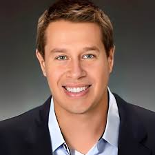 Professional Agents at Venture