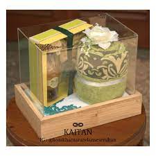 Gambar akan diupdate di blog ini kemudian. Kotak Hantaran Kayu Rustic Plus Akrilik Kotak Kayu Kaki
