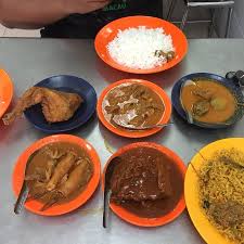 Each nasi kandar shop has their own following. Restoran Tajuddin Hussain George Town Restaurant Reviews Phone Number Photos Tripadvisor