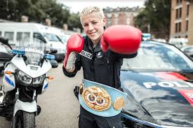 Maïva hamadouche is the only french female representative in boxing at the tokyo games. Maiva Hamadouche Policiere Le Jour Boxeuse La Nuit