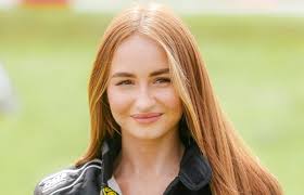 Angelika Mucha w bikini stanęła przed lustrem. Fani: "Pięknie wyglądasz"  [FOTO] :: RMF FM