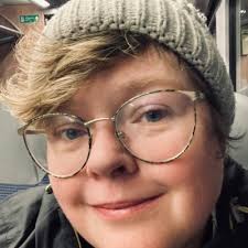 Dr Emma McDowell (@EmmaMcDoofus)