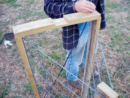 This is my first instructable, my english its not very good, then sorry. Https Www Grit Com Farm And Garden Do It Yourself Hay Feeder Zm0z13sozgou