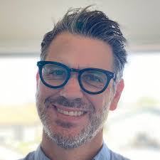 Kenneth Burg's Instagram, Twitter & Facebook