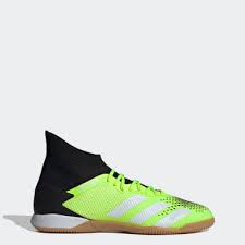 Le français, furieux, se plaint auprès de l'arbitre, qui n'a pas vu le geste. Manner Paul Pogba Futsal Adidas Deutschland