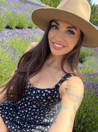 Kacie Hooks's Instagram, Twitter & Facebook