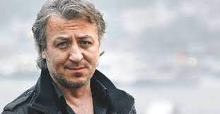 İlk adım olarak cihan'ın babası rahmi'nin kendisine borçlanmasını sağlamış, cihan'ın kızı hazal'ın çıplak görüntüsünün olduğu bilgisayarı ele geçirmiştir. Baris Falay Kimdir Kac Yasinda Menajerimi Ara Kirac Rolundeki Baris Falay Hangi Dizilerde Oynadi Sayfa 4 Medya Haberleri