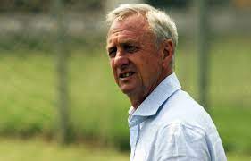 Cruyff genç yaşlarda ajax amsterdam altyapısından yetişip a takıma çıkmıştır. Fifa Com On Twitter Johan Cruyff 1947 2016 Ripjohan And Thank You For The Memories Https T Co Fmsjk3jrno Https T Co Mj5c12ggpe