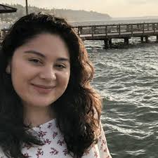 Jennifer Parada's Instagram, Twitter & Facebook