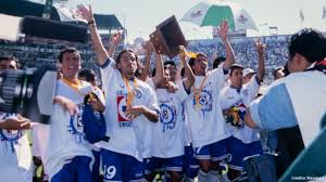 Su único equipo en méxico fue cruz azul y de hecho sólo estuvo en aquel lejano 1997, después partió a sudamérica para deambular por distintos equipos hasta retirarse en 2008 con santiago morning. Zr0wzlywu7r11m