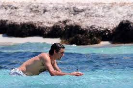 The photos were shot by profimedia and emerged in the romanian online media. Yacht Penabaza Com