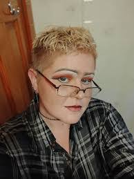 Donna Bounds's Instagram, Twitter & Facebook