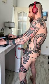 Hot guys with tattoos