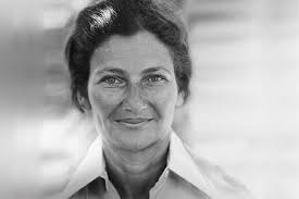 She then took on a senior position at the national penitentiary administration, part of the ministry of justice, thereby securing a first platform to pursue a lifelong endeavour of advancing women's rights. Referentes Promotion Simone Veil Home Facebook