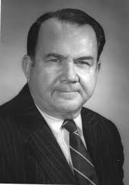 Leonard Mooney's Instagram, Twitter & Facebook